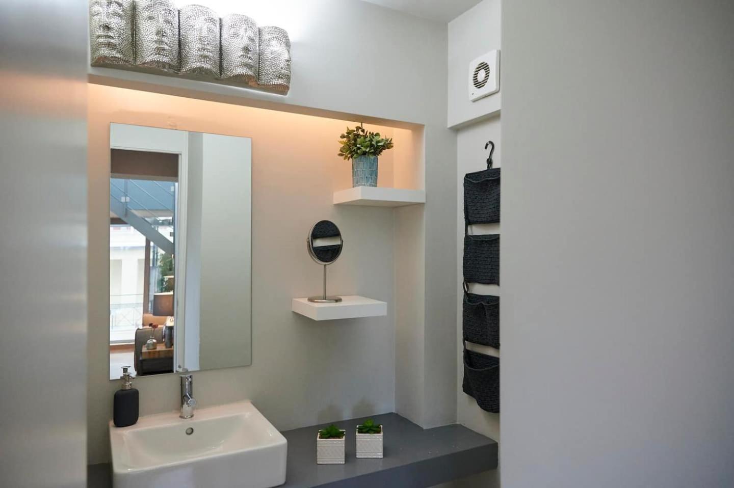 Ma Maison No5 Penthouse Loft, Private Heated Pool, Acropolis View, Ultra High Speed Internet 300 Mbps, Short Walk To Acropolis, Parking Upon Request, 1' From Metro Atenas Exterior foto