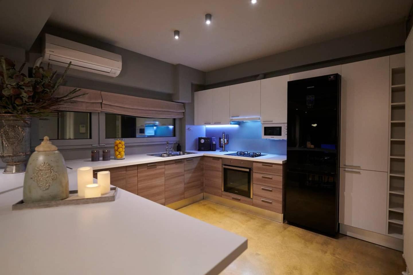 Ma Maison No5 Penthouse Loft, Private Heated Pool, Acropolis View, Ultra High Speed Internet 300 Mbps, Short Walk To Acropolis, Parking Upon Request, 1' From Metro Atenas Exterior foto
